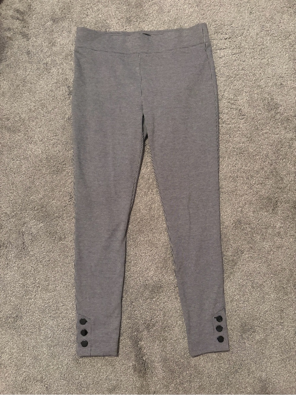 Loft petite size medium Grey capri pants with buttons stretchy